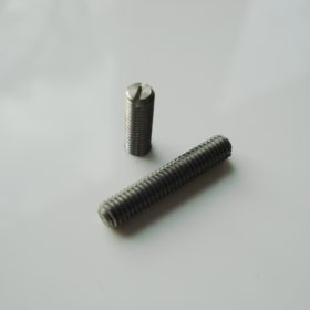 Saitenreiter Schraube / Schlitzschraube - metrisches Gewinde - Vintage-Tremolo/ Non-Trem Bridge - Edelstahl